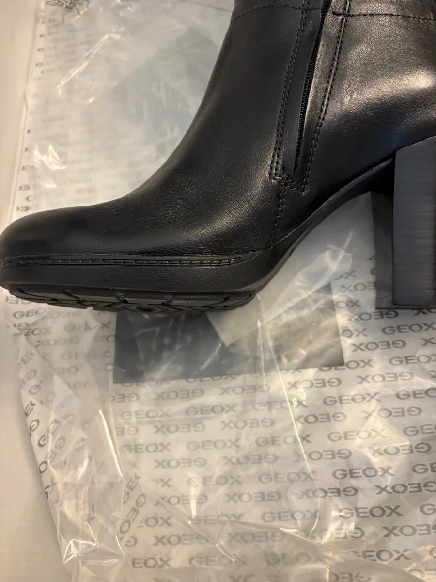 Ladies black leather boots 6 - Image 3
