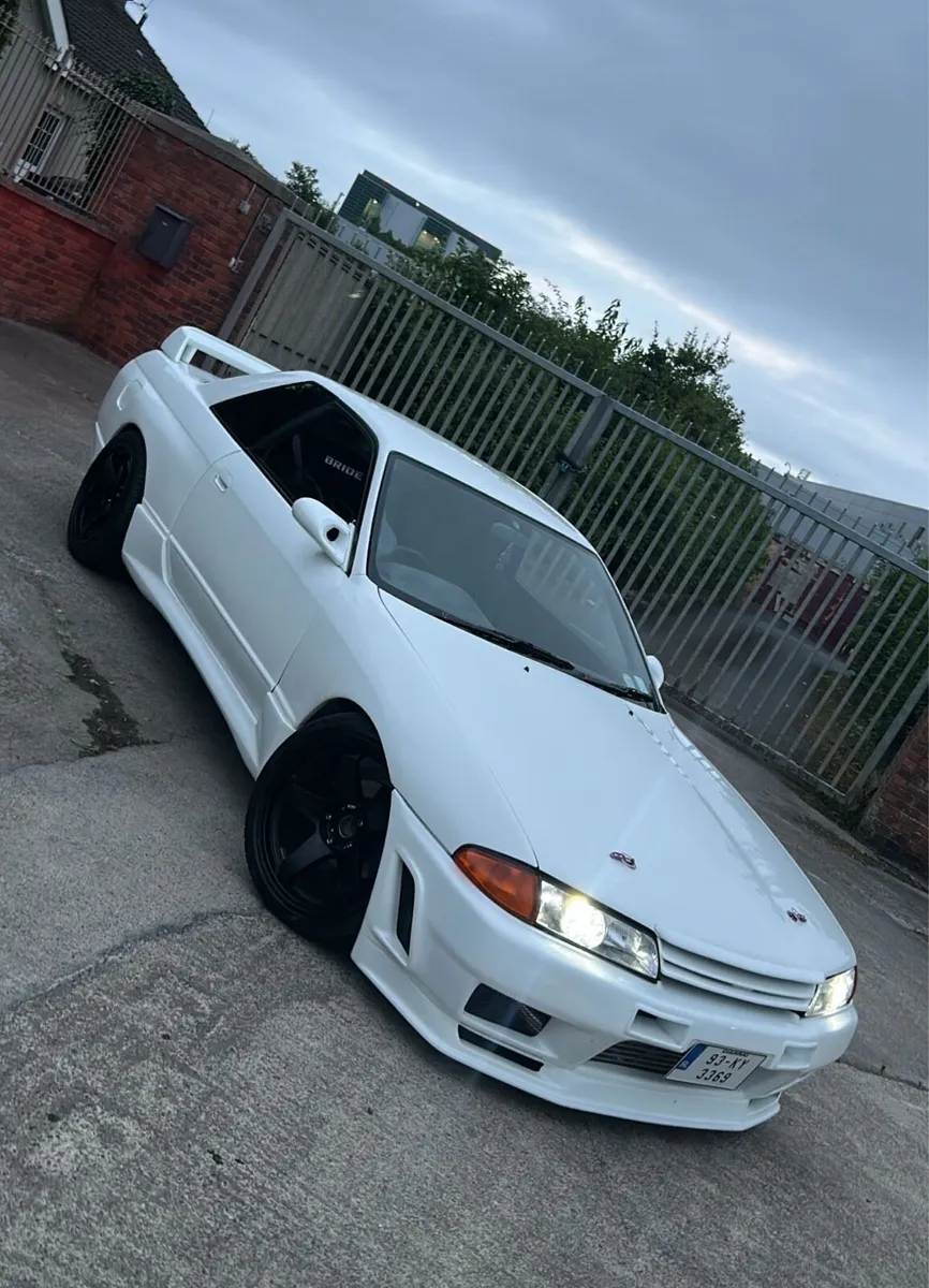 R32 Nissan Skyline - Image 1