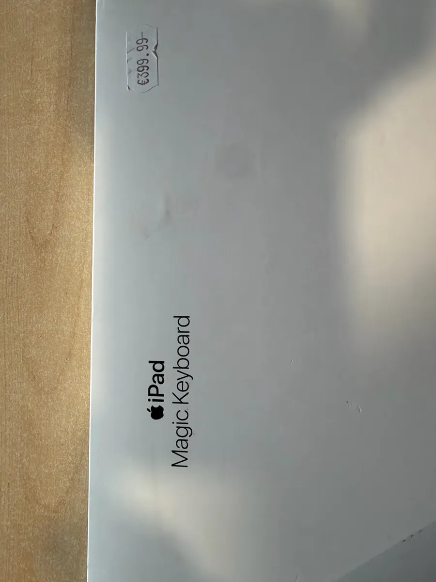 Apple iPad Pro 13  Magic Keyboard - Image 4