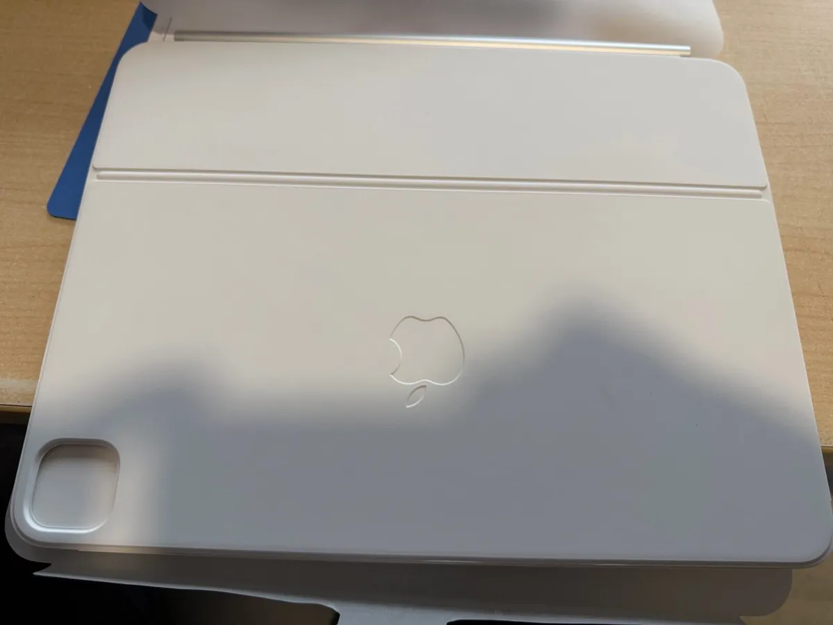 Apple iPad Pro 13  Magic Keyboard - Image 2
