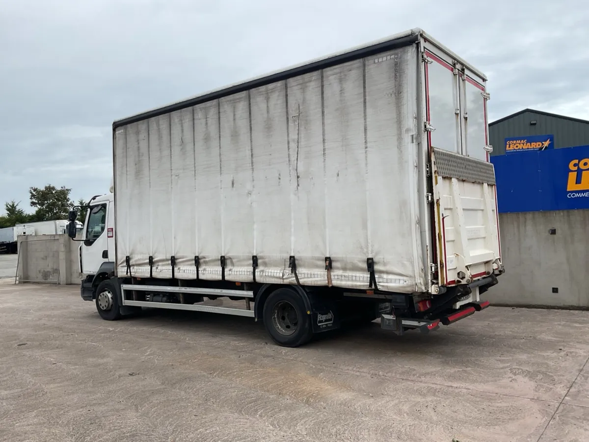 2016 Renault D14 4x2 Curtainsider - Image 3