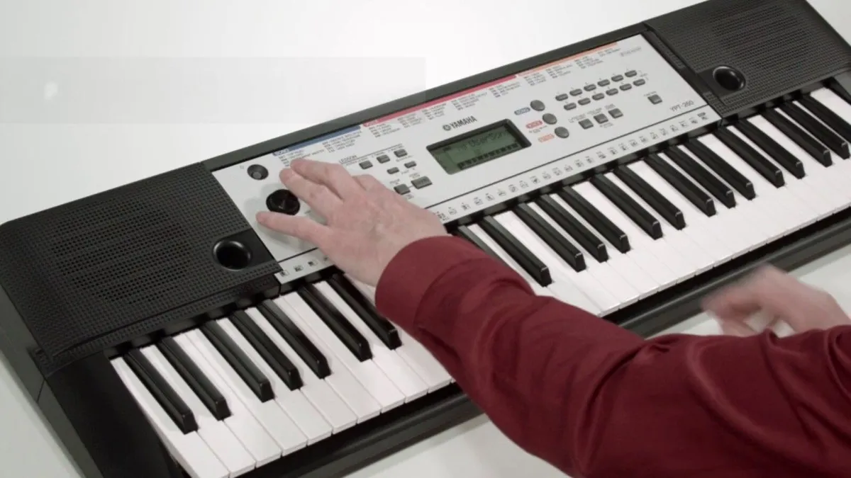 Yamaha keyboard - Image 1