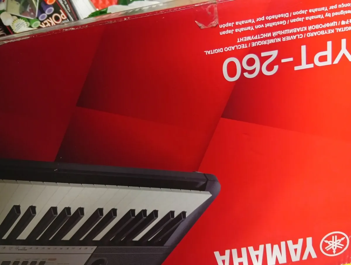 Yamaha keyboard - Image 2