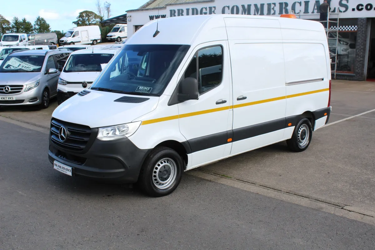 2024 Mercedes-Benz Sprinter 315 L2H2 - Image 1