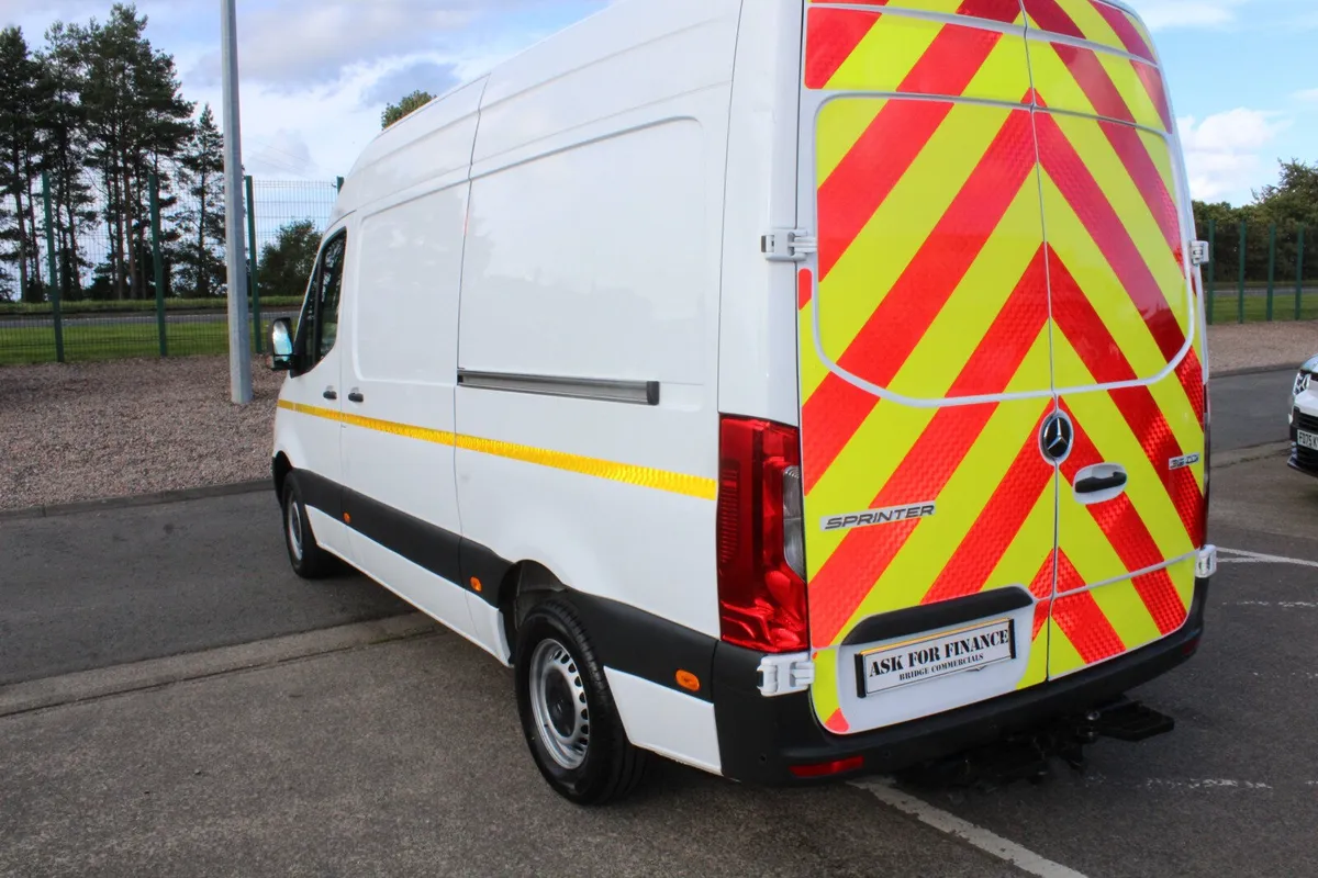 2024 Mercedes-Benz Sprinter 315 L2H2 - Image 4
