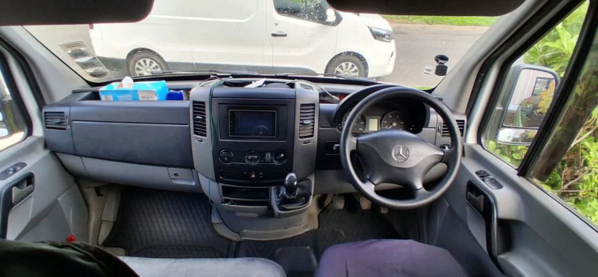 Mercedes Sprinter Camper - Image 4