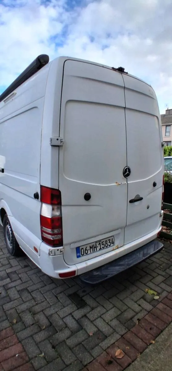 Mercedes Sprinter Camper - Image 3