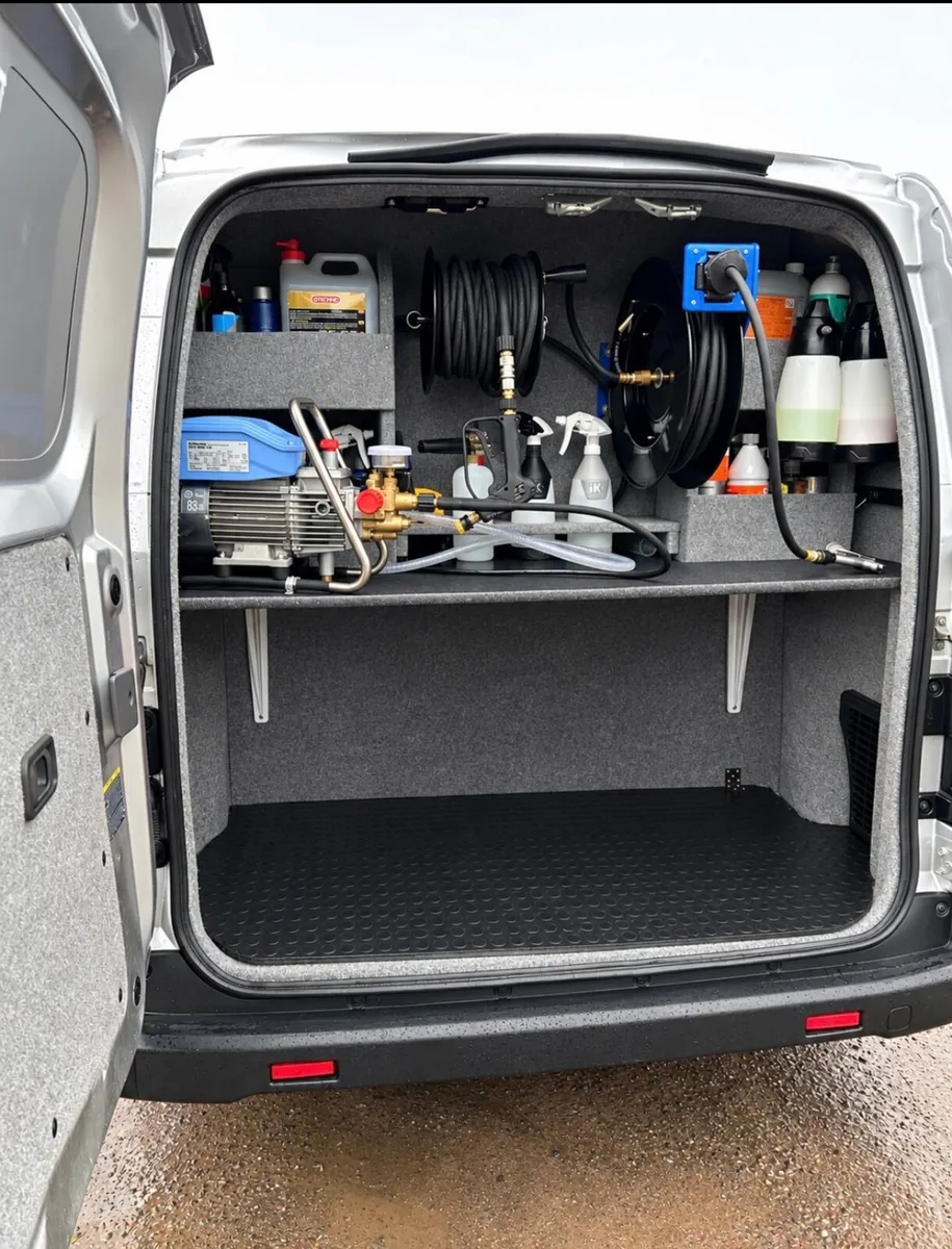 Nissan NV200 Mobile car valeting - Image 2