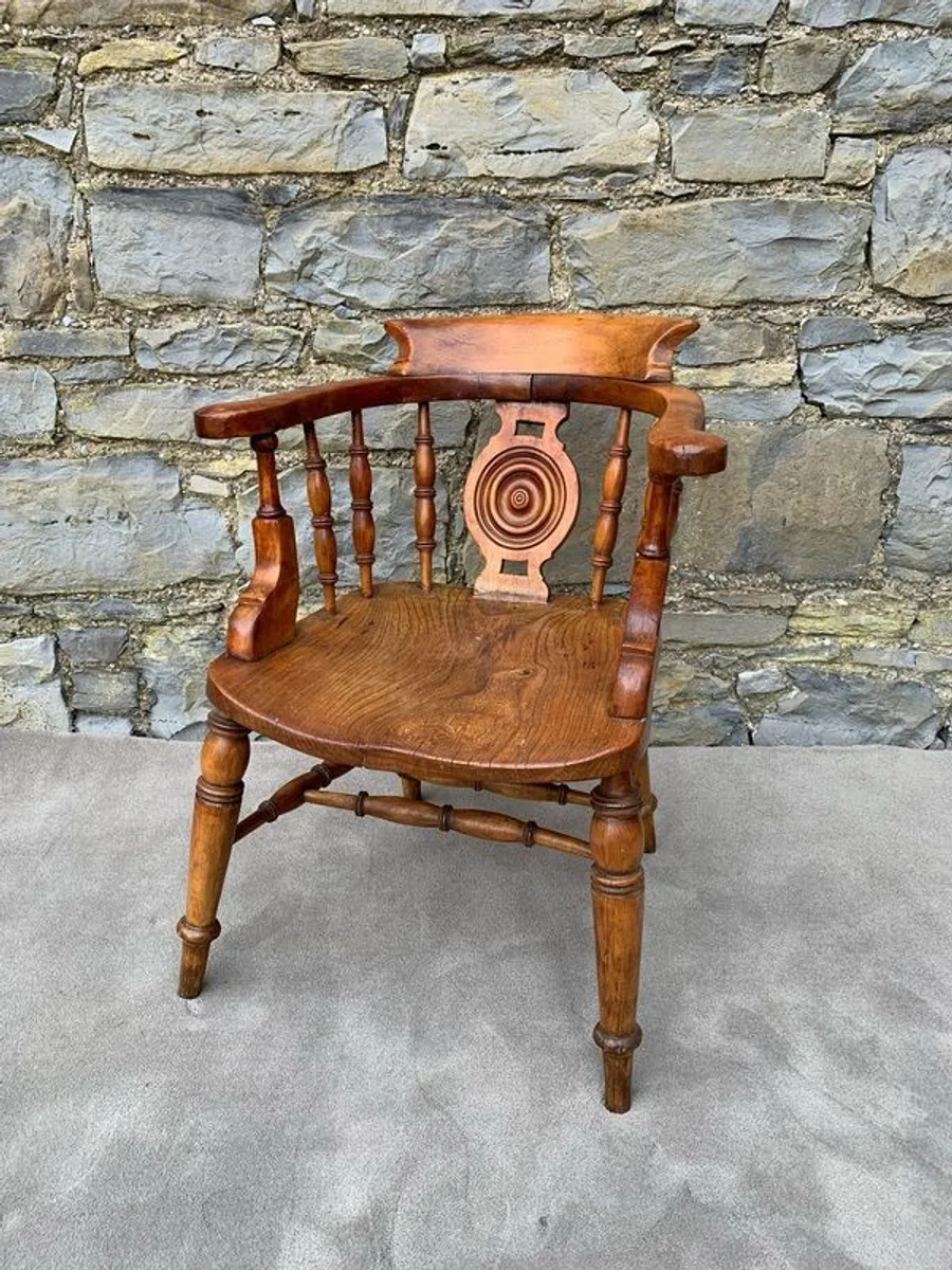 Late Victorian Windsor Captains Chair With Wheel Splat. - Image 1