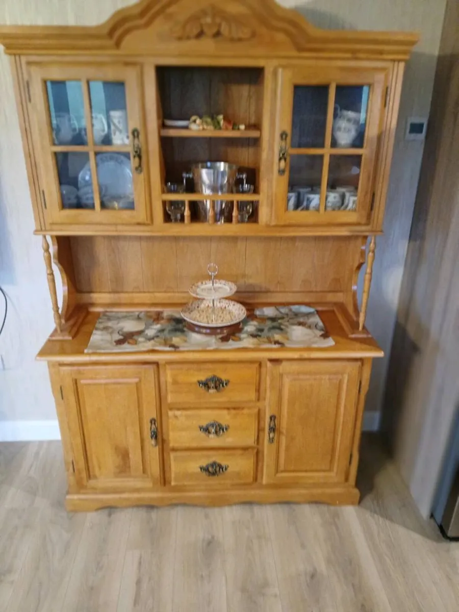 Dresser - Image 1