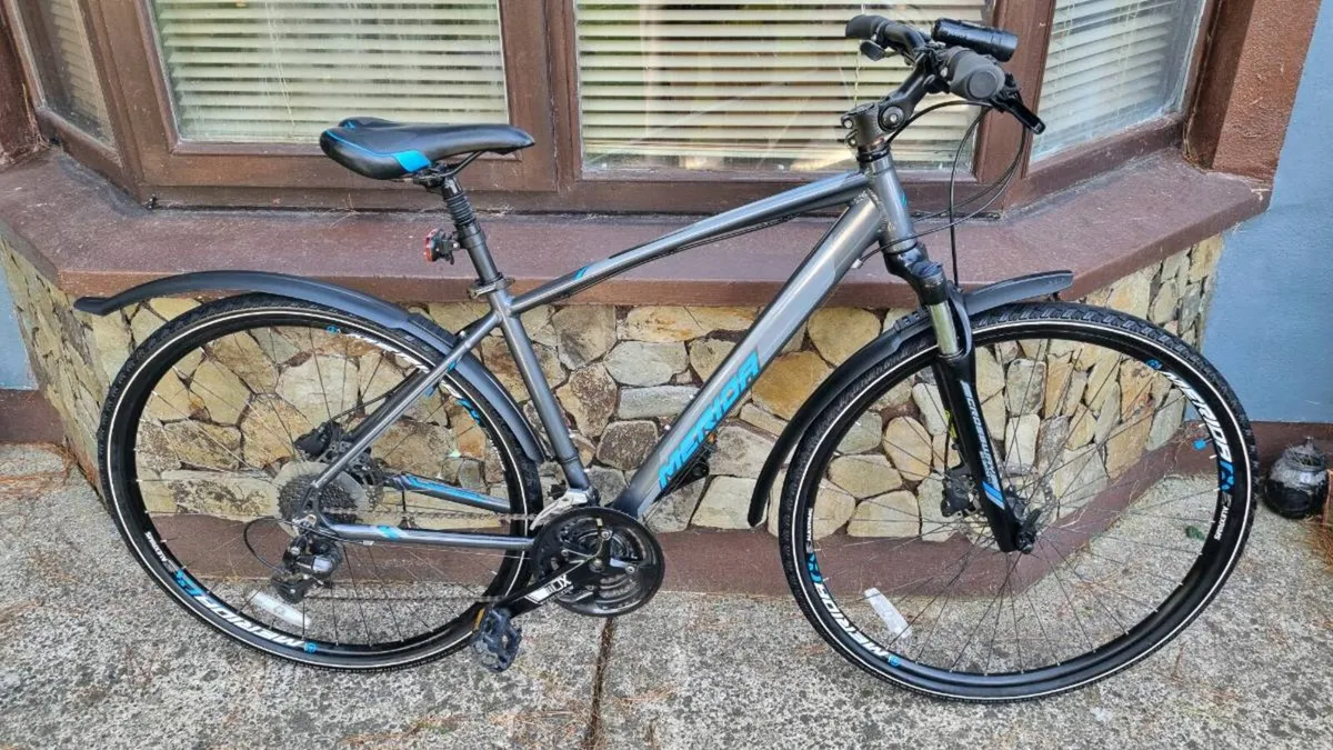 Merida crossway 40 hybrid Like new - Image 1