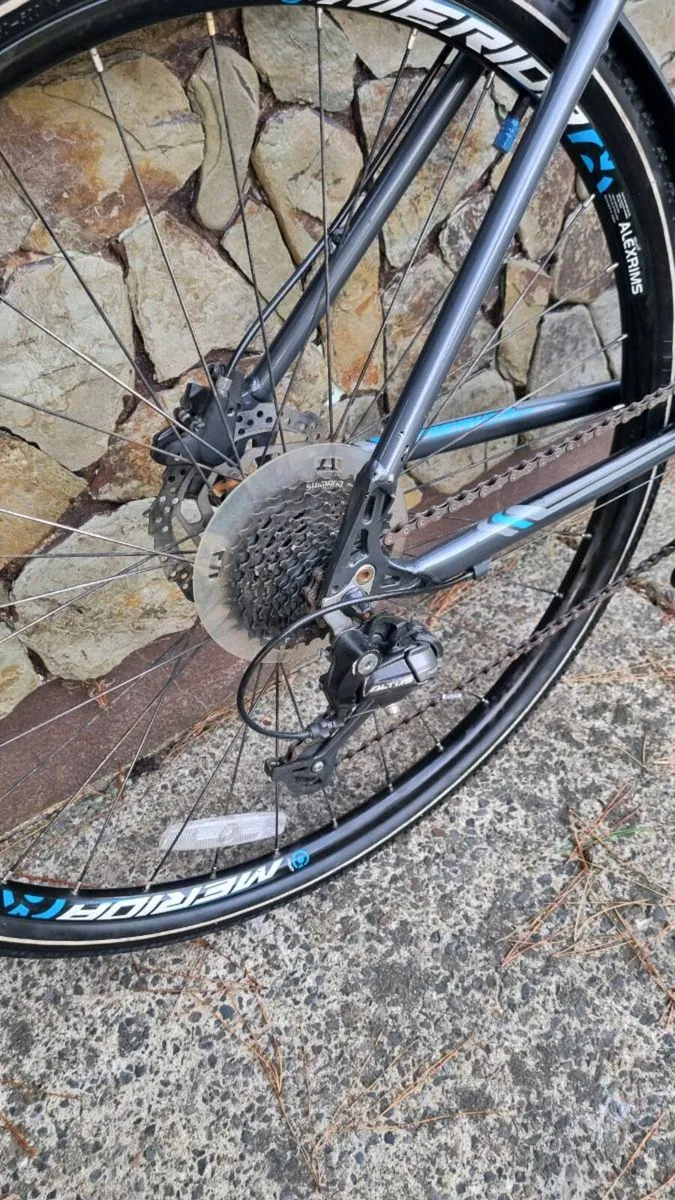 Merida crossway 40 hybrid Like new - Image 3
