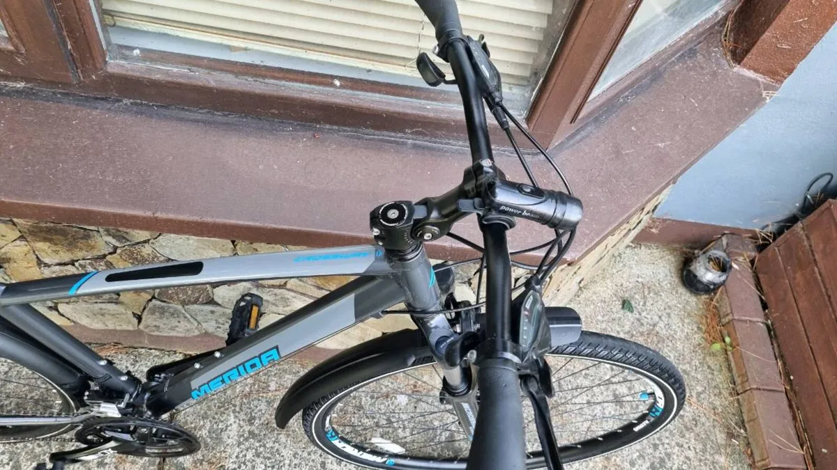 Merida crossway 40 hybrid Like new - Image 4