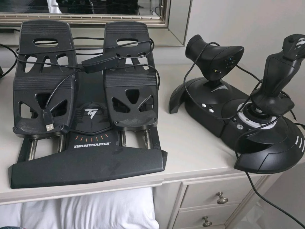 Thrustmaster T flight- flight controls xbox - Image 1