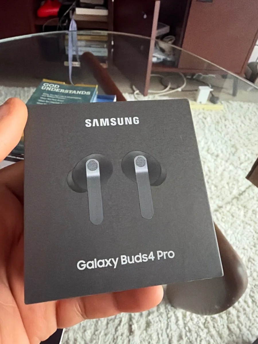 Samsung Buds Pro 4 Earbuds - Image 1