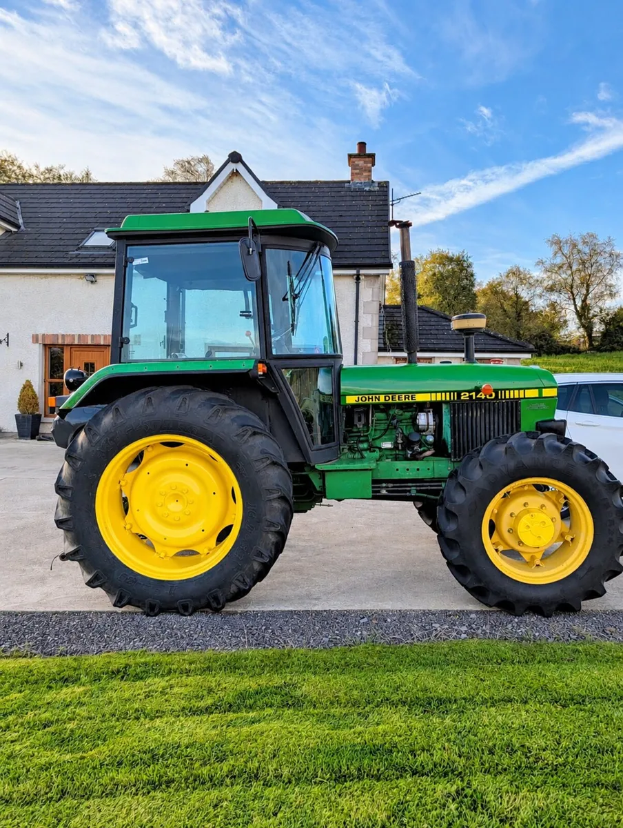 John Deere 2140 Tractor - Image 1