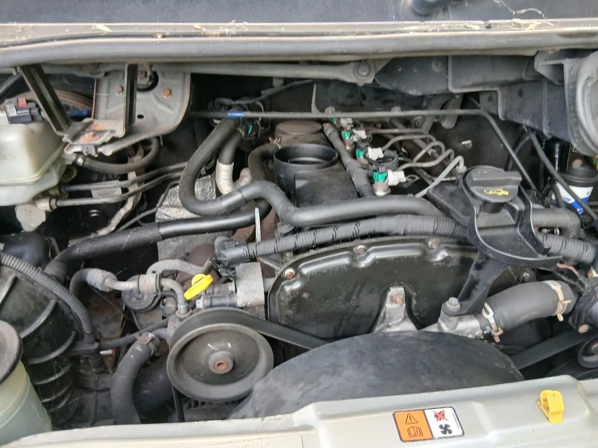 10 Ford Transit - Image 4