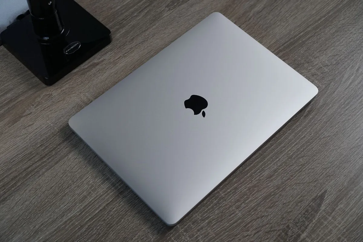 MacbBook Pro 13" 2020 | 10th Gen i5 2.0GHz | 16GB - Image 4