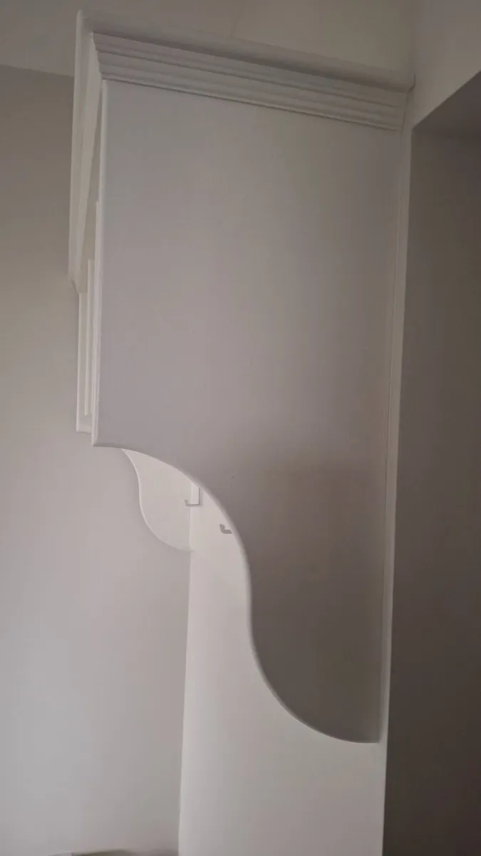 Coat hook and shelf - Image 3
