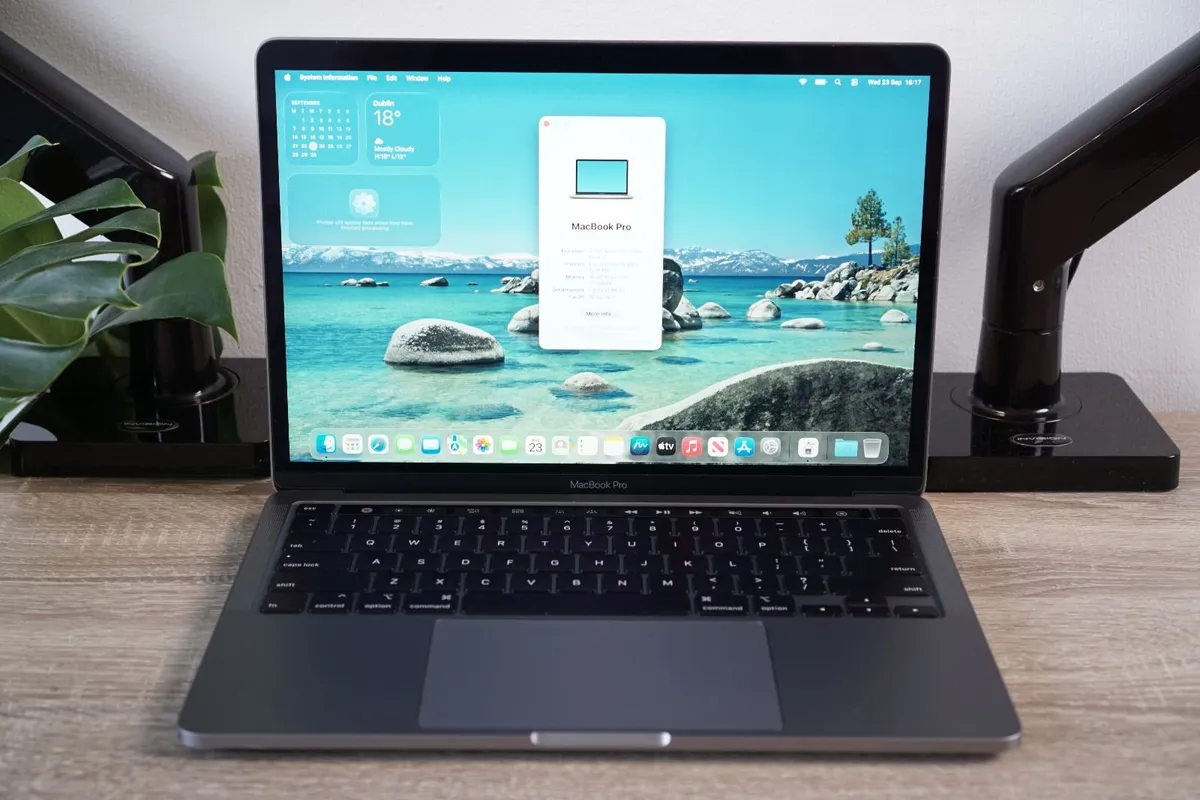 MacbBook Pro 13" 2020 | 10th Gen i5 2.0GHz | 16GB - Image 1