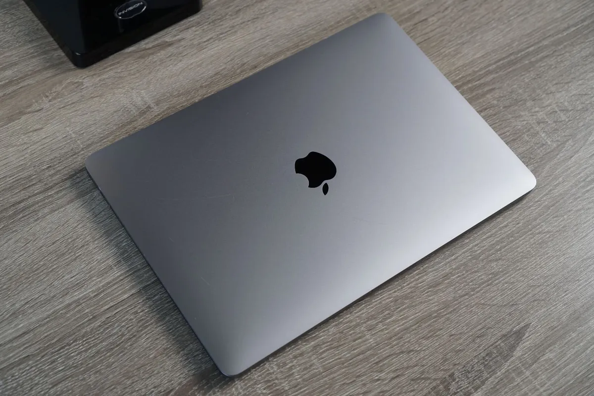MacbBook Pro 13" 2020 | 10th Gen i5 2.0GHz | 16GB - Image 4