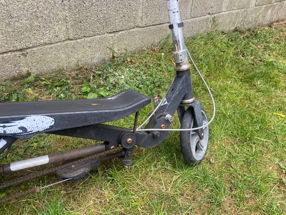 Foldable space scooter - Image 4