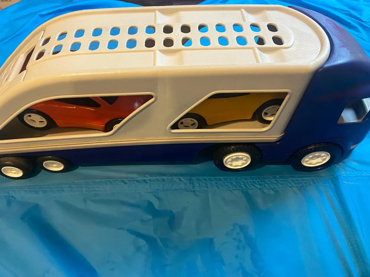 Little tike truck with 2 cars - Image 3