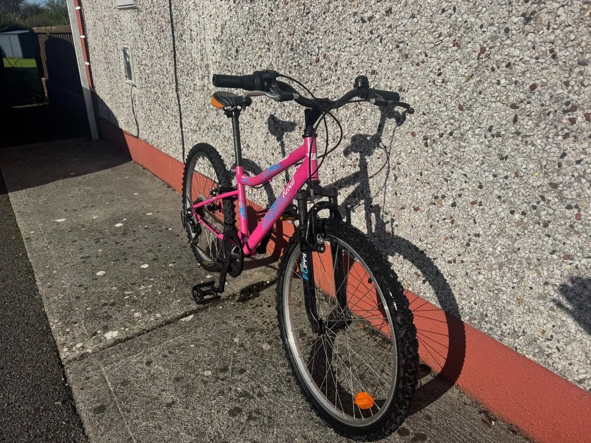 Garage clearance -Child’s bike and boards game set - Image 4