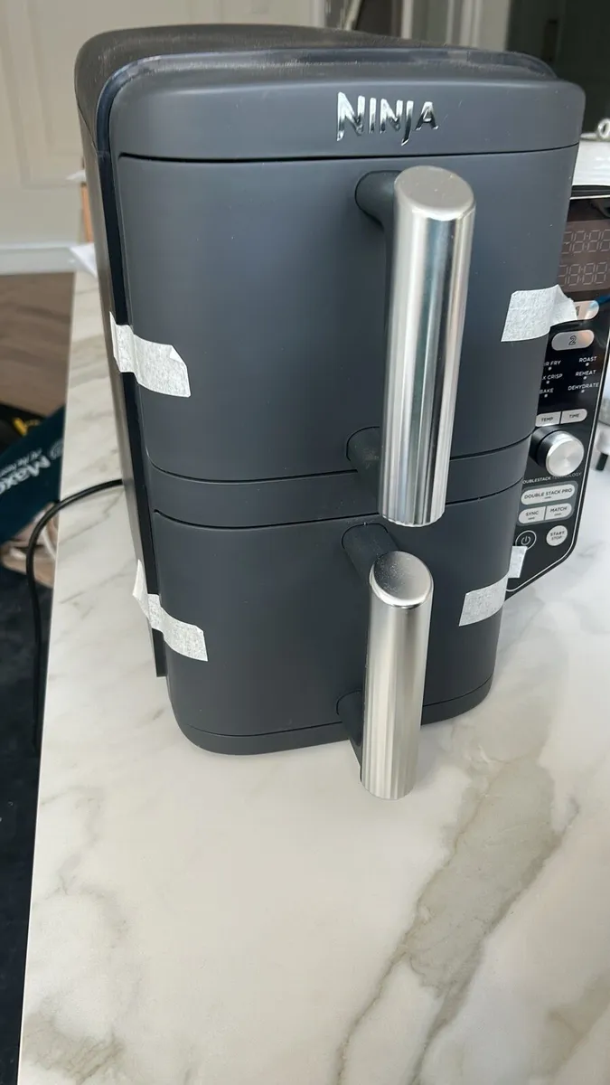 Ninja Air fryer - Image 1