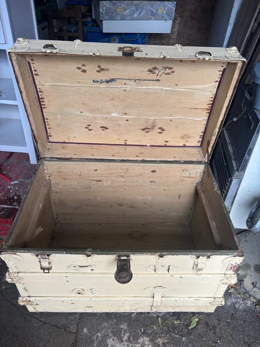 Antique chest/trunk - Image 3