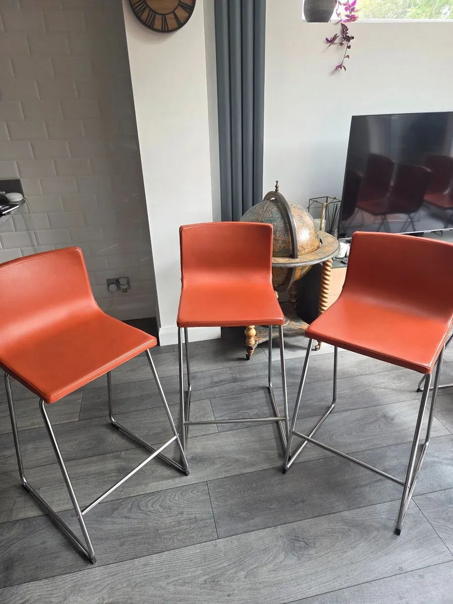 Bar stools - Image 1