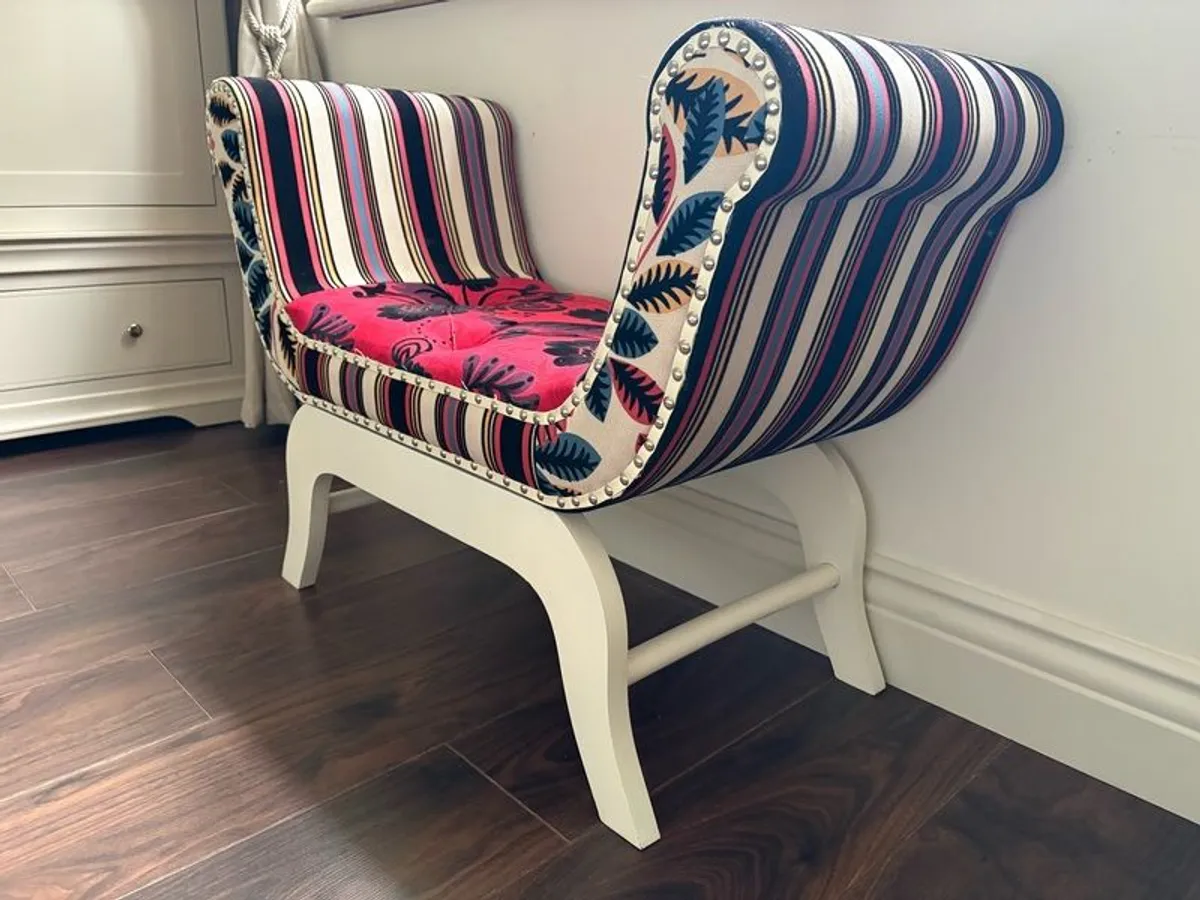 Love Seat - Image 4