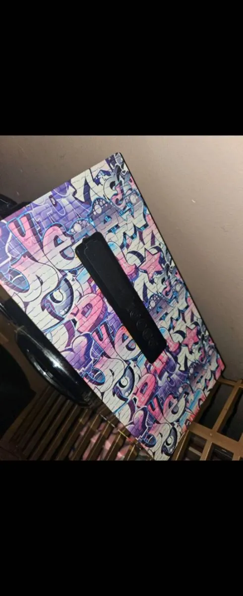 Graffiti Mirrored Speaker - Image 3