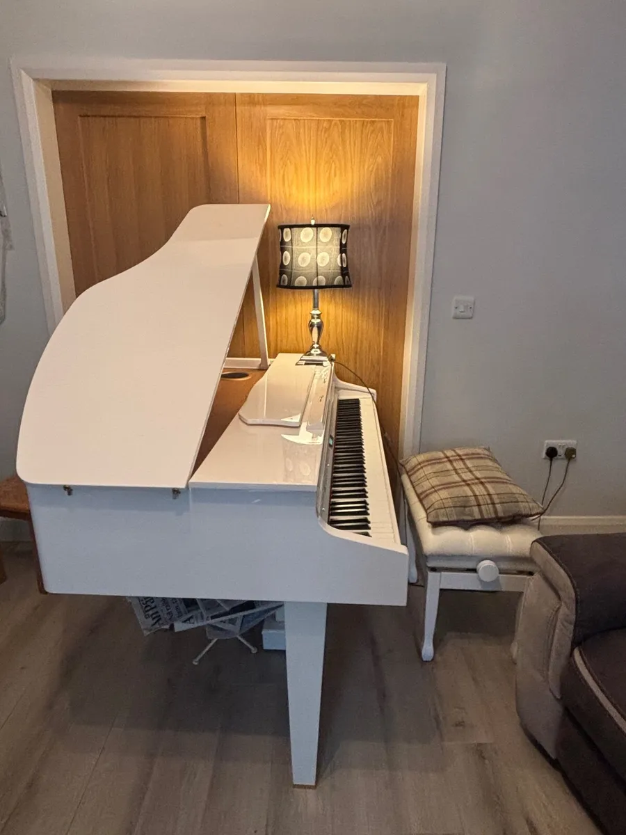 Roland Mini Grand Piano - Image 4