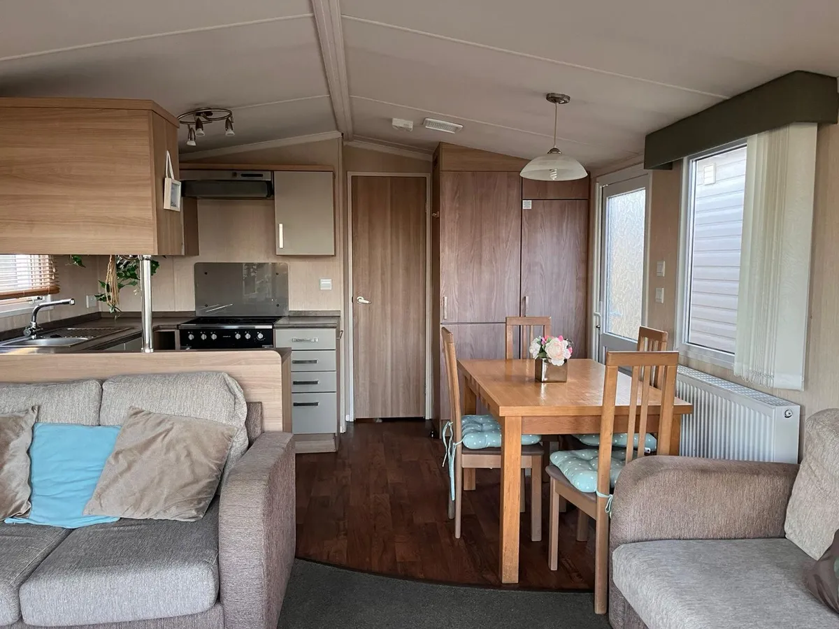 Swift Bordeaux 3 bed mobile home - Image 3