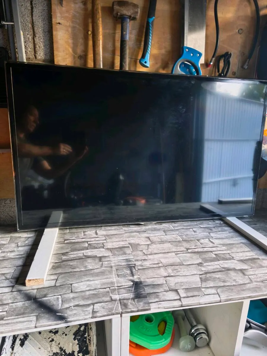 TV. - Image 3