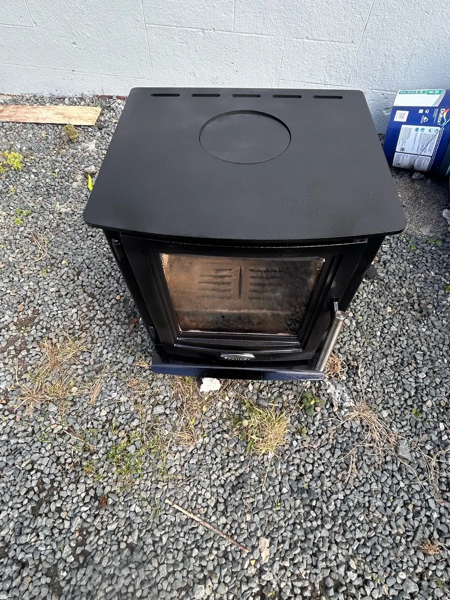 Stanley 6 kw stove in very good condition - Image 1