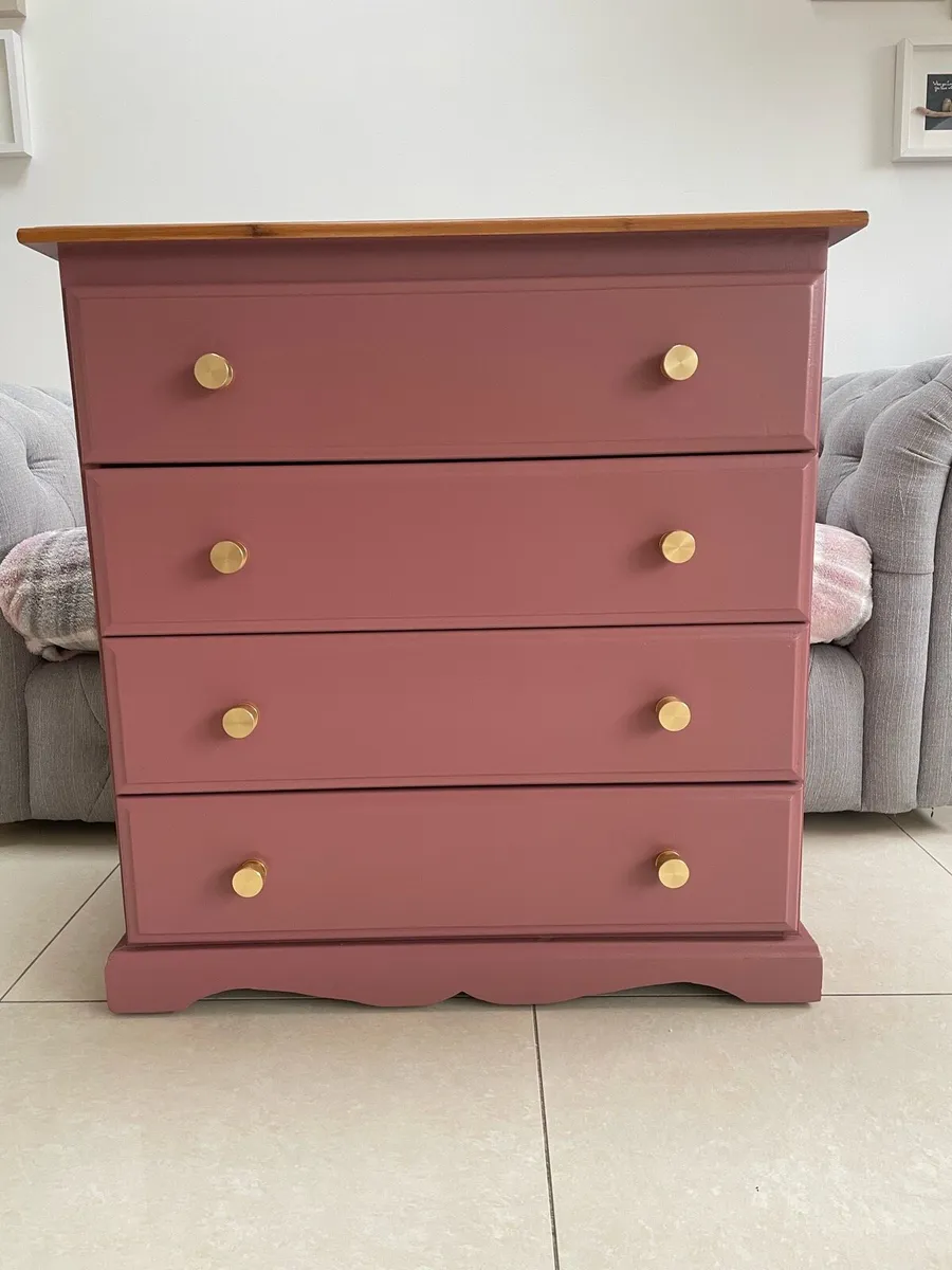 Pink chest of drawers - Image 1