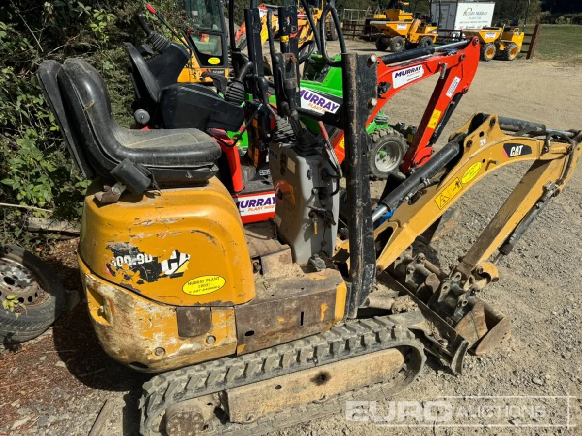 2015 CAT 300.9D - Image 2