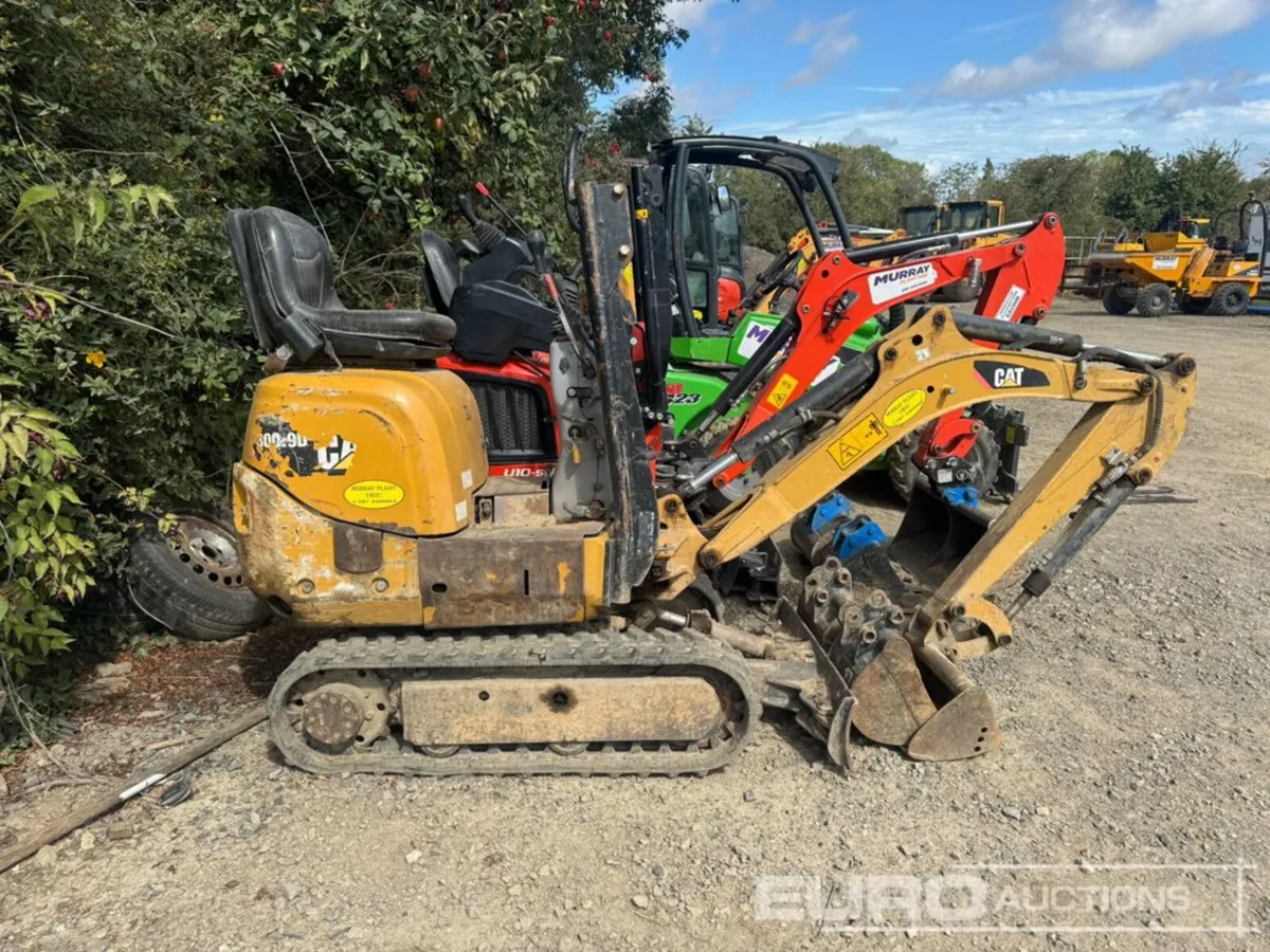 2015 CAT 300.9D - Image 3