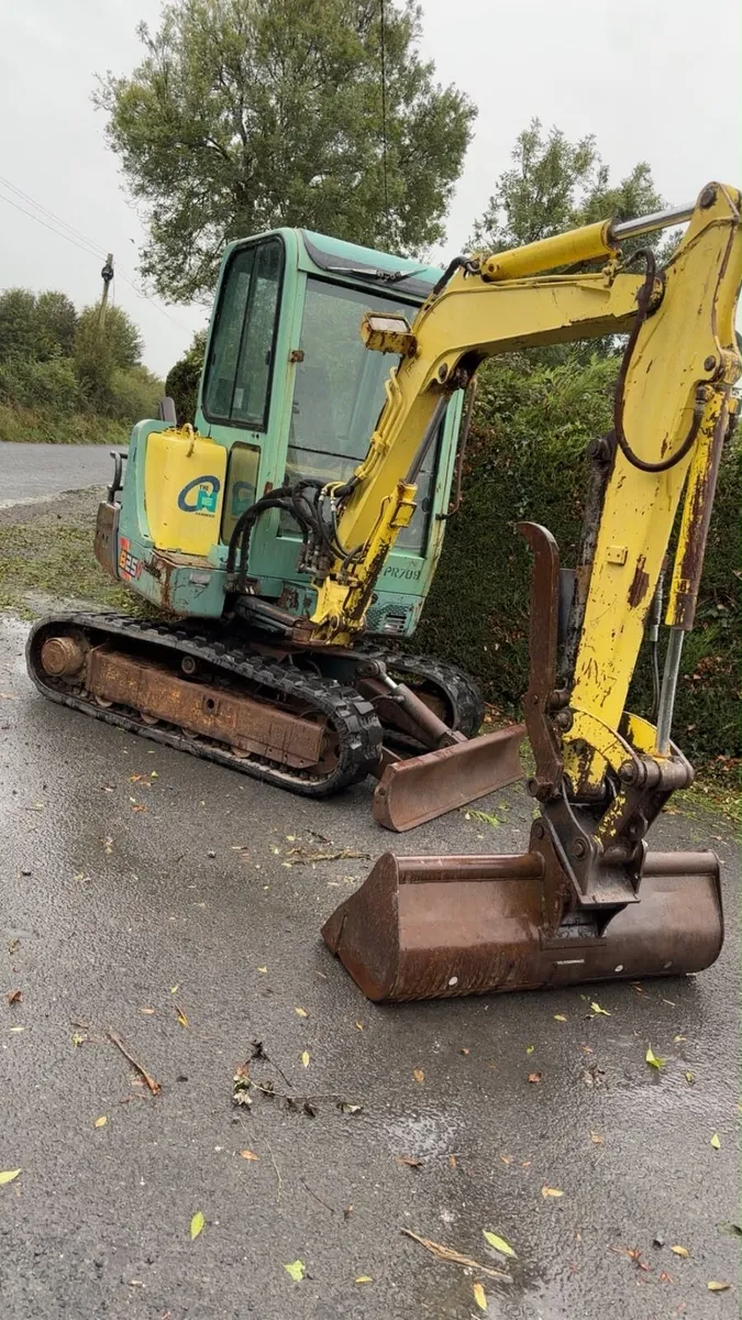YANMAR mini digger 3 ton - Image 3