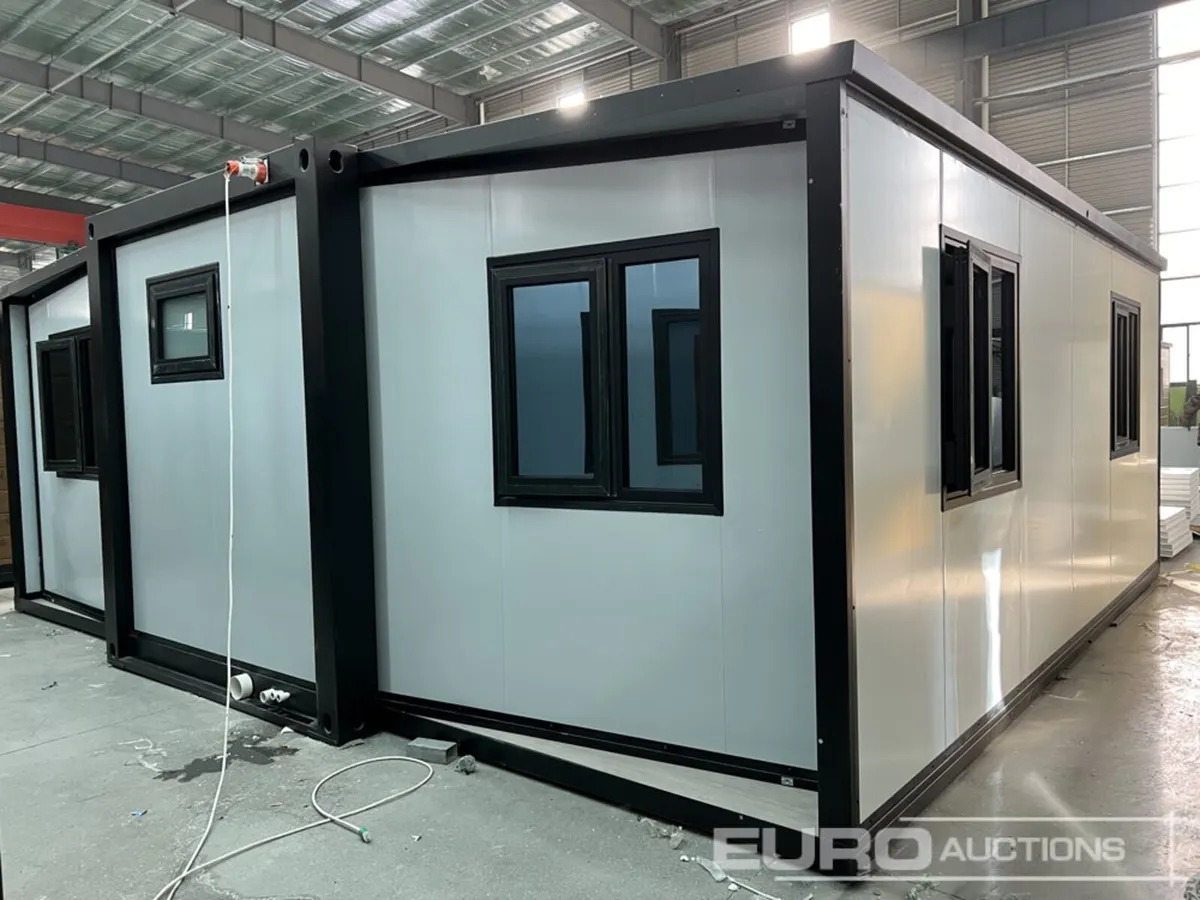 2026 20' x 19' Deluxe Expandable Container House - Image 4