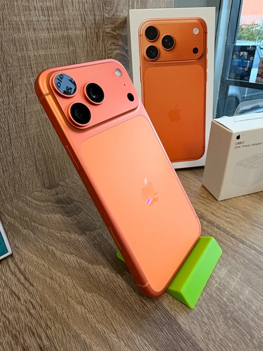 iPhone - Image 3