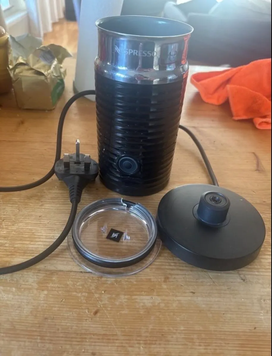 Nespresso milk frother - Image 2