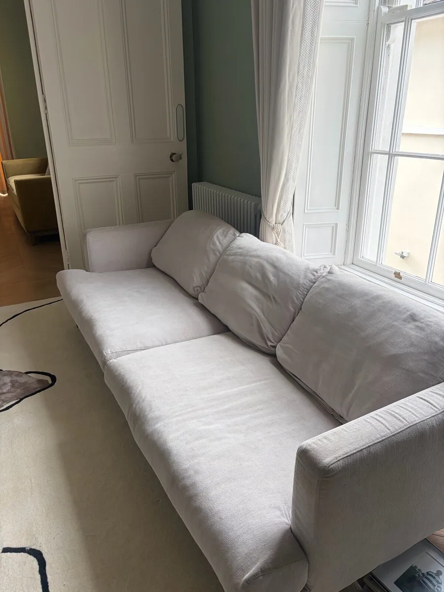 Couch - Image 4