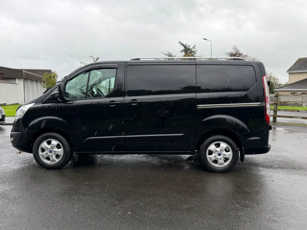 ABSOLUTELY STUNNING LIMITED FORD CUSTOM BLACK - Image 4