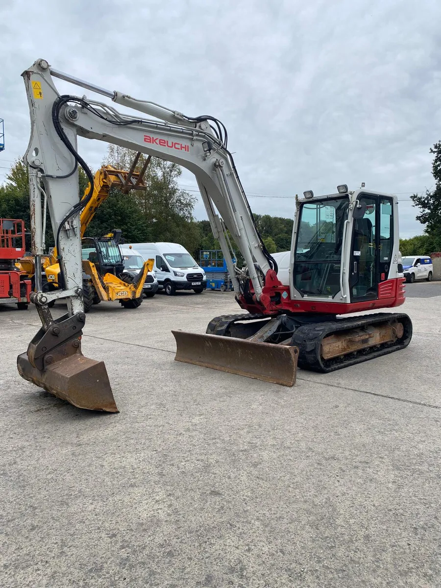 2018 TAKEUCHI TB290 9T EXCAVATOR - Image 1