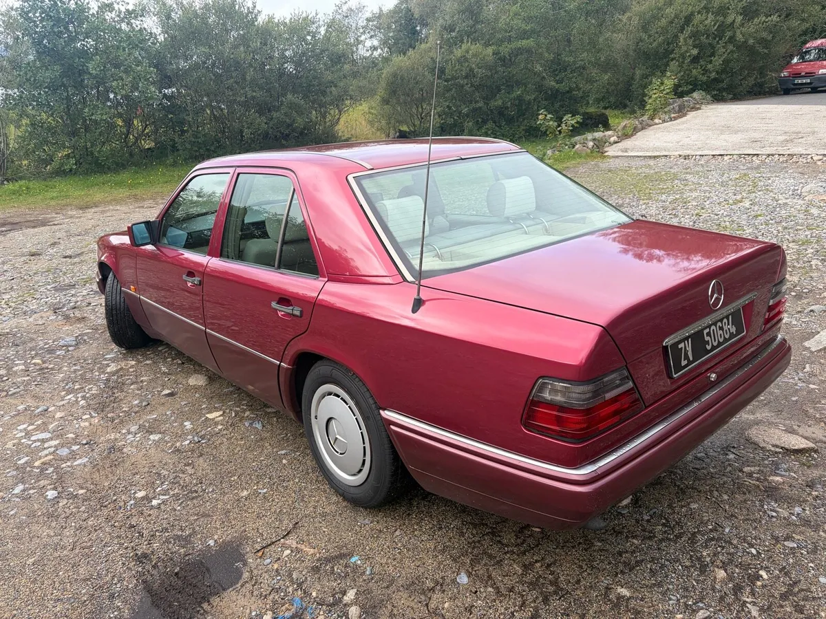 Mercedes E300D W124 - Image 4