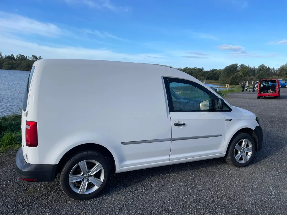 Volkswagen Caddy 2018 2.0 diesel Cvrt 3/27 - Image 3
