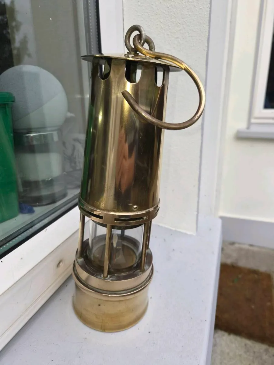 Old brass  large  miners lamp - Image 2